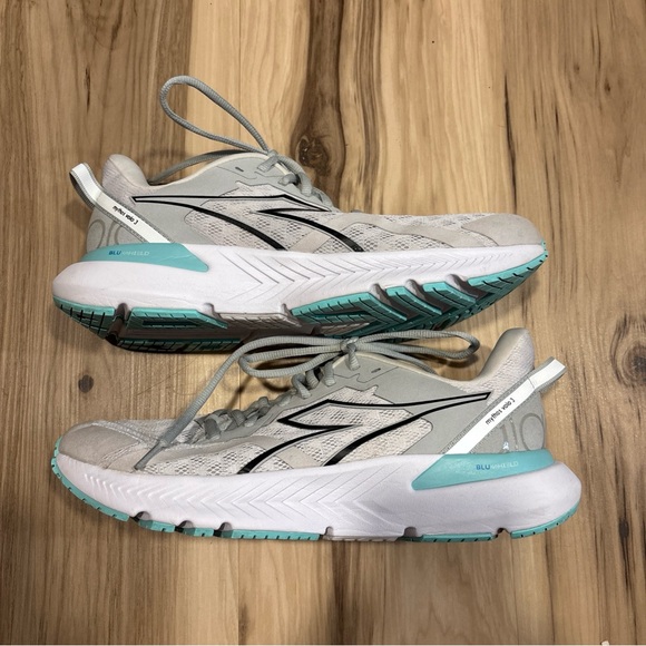 Diadora Womens Mythos Blushield Volo 3 Running Sneakers Size 11 - Picture 3 of 10